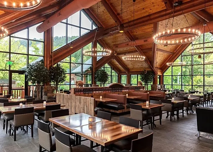 Gatlinburg Cabin With Waterpark, Minigolf, Zipline